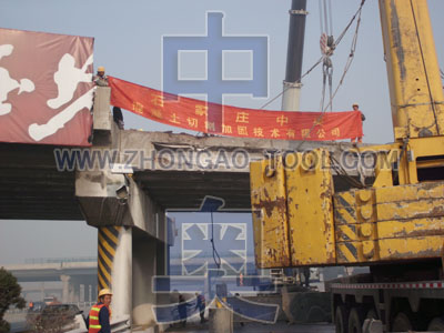 京港澳高速跨線橋切割 京港澳高速跨線橋切割